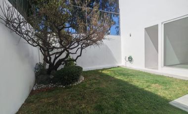 Casa en venta en la recta a Cholula, Fraccionamiento Quetzalcoatl