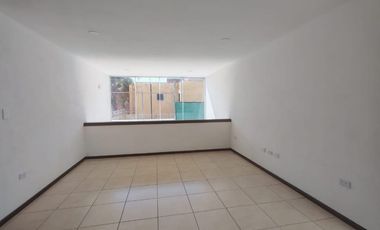 Casa en venta en la recta a Cholula, Fraccionamiento Quetzalcoatl
