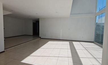 Casa en venta en la recta a Cholula, Fraccionamiento Quetzalcoatl