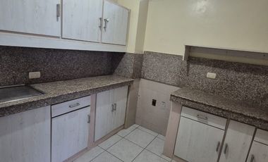 Departamento en Alquiler en Lomas de Urdesa, 2 Habitaciones, 2 Baños, Patio, Norte de Guayaquil.