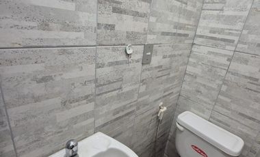 Departamento en Alquiler en Lomas de Urdesa, 2 Habitaciones, 2 Baños, Patio, Norte de Guayaquil.