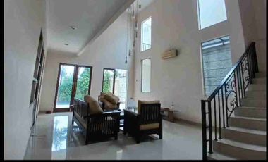 Di Sewakan rumah Kemang swim pool