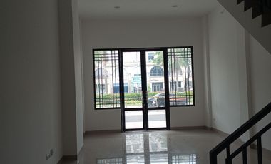 DISEWAKAN RUKo GREEN LAKE CITY - RUKO KOREAN TOWN GANDENG ( 9 ) UNIT BRAND NEW