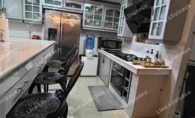 Vendo casa esquinera de una planta y media de 4 dormitorios en la Alborada XI etapa