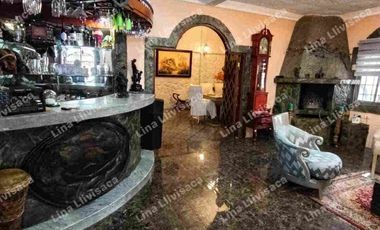 Vendo casa esquinera de una planta y media de 4 dormitorios en la Alborada XI etapa