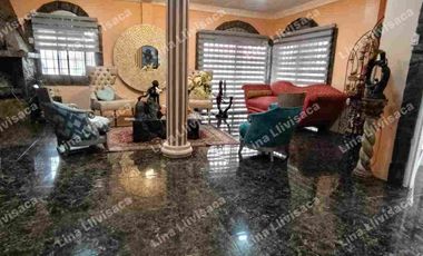 Vendo casa esquinera de una planta y media de 4 dormitorios en la Alborada XI etapa