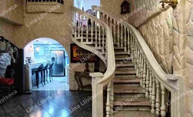 Vendo casa esquinera de una planta y media de 4 dormitorios en la Alborada XI etapa