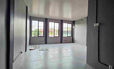 rumah bulatan dan footsal di Harapan raya.