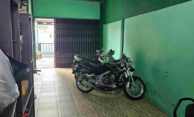 rumah bulatan dan footsal di Harapan raya.