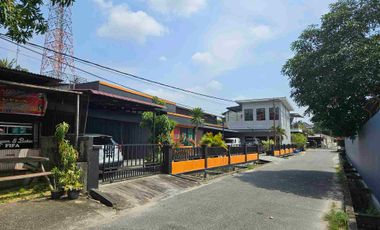 rumah bulatan dan footsal di Harapan raya.