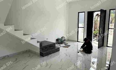 Rumah SHM Siap Huni, hadap Timur dekat Kampus UPI di Setiabudi kota Bandung.
