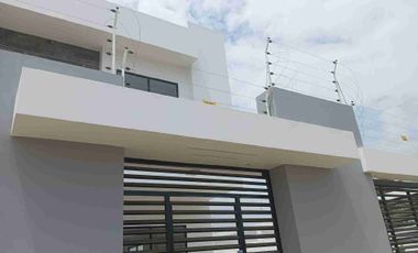 VENDO CASA INDEPENDIENTE, CON ACABADOS DE LUJO