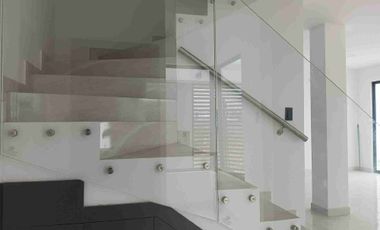 VENDO CASA INDEPENDIENTE, CON ACABADOS DE LUJO