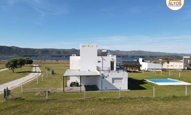CASA TRES DORMITORIOS EN COUNTRY PUERTO DEL AGUILA-AMOBLADA-POTRERO DE GARAY-CORDOBA