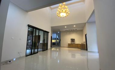 DI SEWAKAN RUMAH BESAR DENGAN HARGA MURAH DEKAT KAWASAN WISATA DI JOGJA