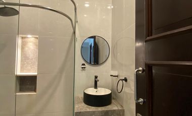 DI SEWAKAN RUMAH BESAR DENGAN HARGA MURAH DEKAT KAWASAN WISATA DI JOGJA