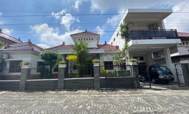 DI SEWAKAN RUMAH BESAR DENGAN HARGA MURAH DEKAT KAWASAN WISATA DI JOGJA