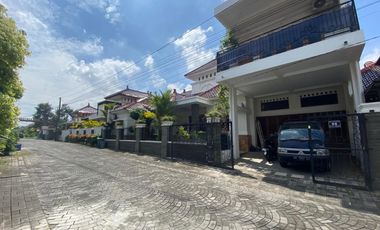 DI SEWAKAN RUMAH BESAR DENGAN HARGA MURAH DEKAT KAWASAN WISATA DI JOGJA