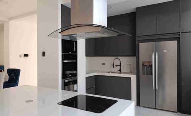 VENDO CASA DE LUJO CON HABITACIÓN EN PLANTA BAJA Y PISCINA