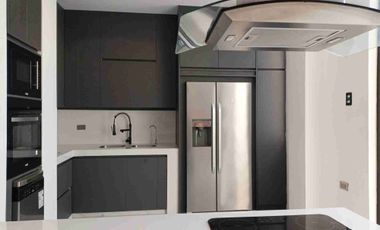 VENDO CASA DE LUJO CON HABITACIÓN EN PLANTA BAJA Y PISCINA