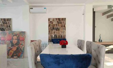 VENDO CASA DE LUJO CON HABITACIÓN EN PLANTA BAJA Y PISCINA