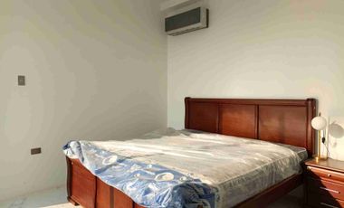 VENDO CASA DE LUJO CON HABITACIÓN EN PLANTA BAJA Y PISCINA