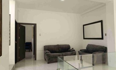 VENDO CASA DE LUJO CON HABITACIÓN EN PLANTA BAJA Y PISCINA