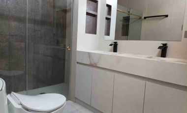 VENDO CASA DE LUJO CON HABITACIÓN EN PLANTA BAJA Y PISCINA