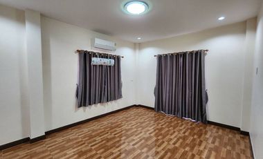 80571 - ขายบ้านเดี่ยว 2 ชั้น หมู่บ้านเทพนคร นิคมเกตเวย์ฉะเชิงเทรา 68 ตารางวา 3 ห้องนอน 2 ห้องน้ำ