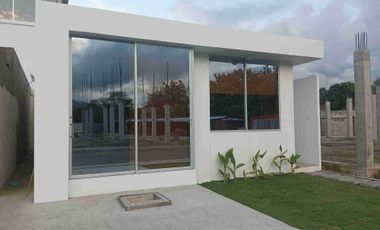 VENDO CASA DE UN SOLO PISO, CON LOSA, DENTRO DE URBANIZACIÓN, CRÉDITO MITI MITI