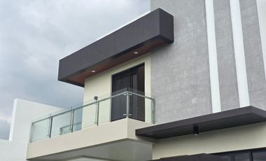 House and Lot for Sale in Green Meadows Phase 2, The Orchard Golf & Country Club, Dasmariñas Cavite, Philippines