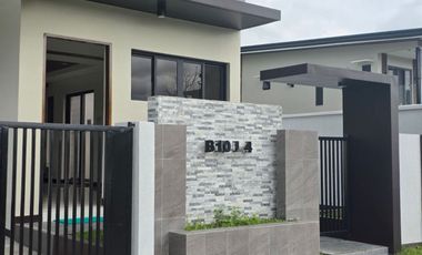 House and Lot for Sale in Green Meadows Phase 2, The Orchard Golf & Country Club, Dasmariñas Cavite, Philippines