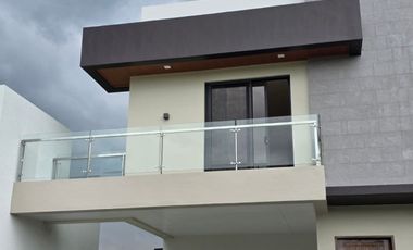House and Lot for Sale in Green Meadows Phase 2, The Orchard Golf & Country Club, Dasmariñas Cavite, Philippines