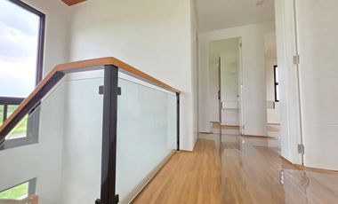 House and Lot for Sale in Green Meadows Phase 2, The Orchard Golf & Country Club, Dasmariñas Cavite, Philippines