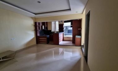 Dijual rumah posisi hook siap huni selangkah dari Mall Living World Denpasar Bali