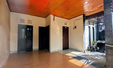 [AMR-254.PAS] Rumah Sewa 2 Kamar Furnished di Jalan Nangka Utara Tonja Denpasar