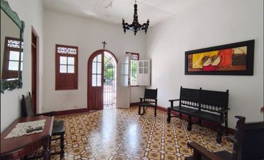 SE VENDE HERMOSA CASA EN EL BARRIO PRADO EXCELENTE UBICACIÓN, CON AREA DE 612MTS