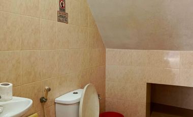 Dijual Cepat Kantor Bus Pariwisata PO Deborah Jln. Margonda Raya Depok.