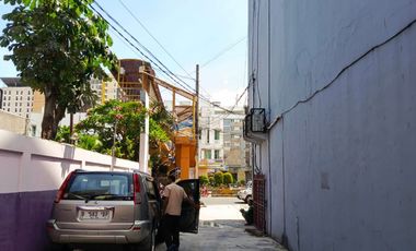 Dijual Cepat Kantor Bus Pariwisata PO Deborah Jln. Margonda Raya Depok.