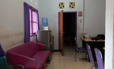 Dijual Cepat Kantor Bus Pariwisata PO Deborah Jln. Margonda Raya Depok.