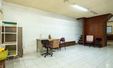 Local COMERCIAL en Guadalupe con Infraestructura para Cámara Fría (1 Cuarto Aislado). Ideal Florería/Farmacia. Uso de suelo Comercial.