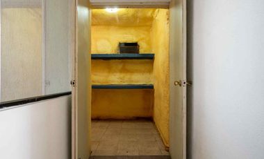 Local COMERCIAL en Guadalupe con Infraestructura para Cámara Fría (1 Cuarto Aislado). Ideal Florería/Farmacia. Uso de suelo Comercial.