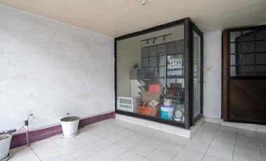 Local COMERCIAL en Guadalupe con Infraestructura para Cámara Fría (1 Cuarto Aislado). Ideal Florería/Farmacia. Uso de suelo Comercial.