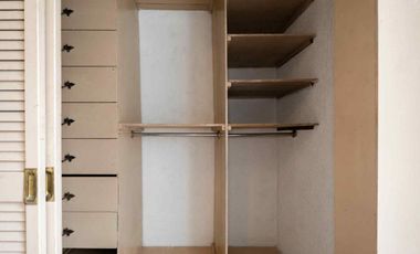 Local COMERCIAL en Guadalupe con Infraestructura para Cámara Fría (1 Cuarto Aislado). Ideal Florería/Farmacia. Uso de suelo Comercial.