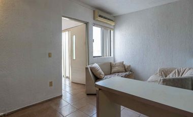 Local COMERCIAL en Guadalupe con Infraestructura para Cámara Fría (1 Cuarto Aislado). Ideal Florería/Farmacia. Uso de suelo Comercial.