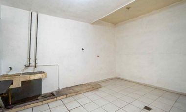 Local COMERCIAL en Guadalupe con Infraestructura para Cámara Fría (1 Cuarto Aislado). Ideal Florería/Farmacia. Uso de suelo Comercial.