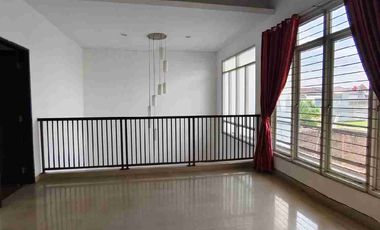 Disewakan Rumah Mewah Siap Huni di Mekar Wangi