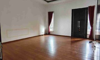 Disewakan Rumah Mewah Siap Huni di Mekar Wangi