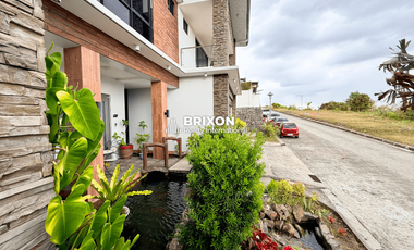 Luxury 4 Bedroom Villa in Clark For Sale with Panoramic Views near Golf Course Sun Valley D'heights