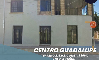 Casa en renta en Centro de Guadalupe, en esquina, ideal para oficina o negocio.